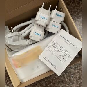 Universal Travel Power Adapter Set - White